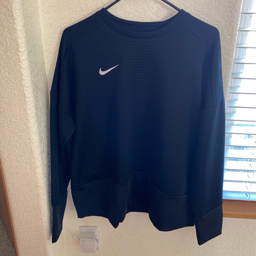 Women’s Nike Clemson Dri-fit top! NWT! Size M🖤